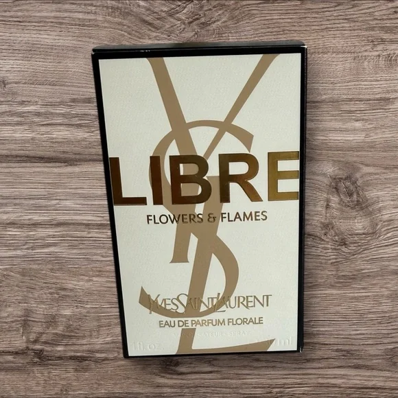 Libre Le Parfum 
by Yves Saint Laurent - Picture 2 of 3